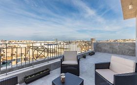 Terrace View- A Charming Two Bedrooms Penthouse Ac-Wifi
